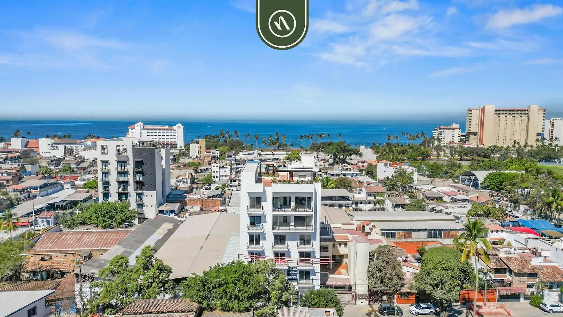Boho 2 Bedroom Condo - Dowtown - Rooftop Pool - Jacuzzi Puerto Vallarta