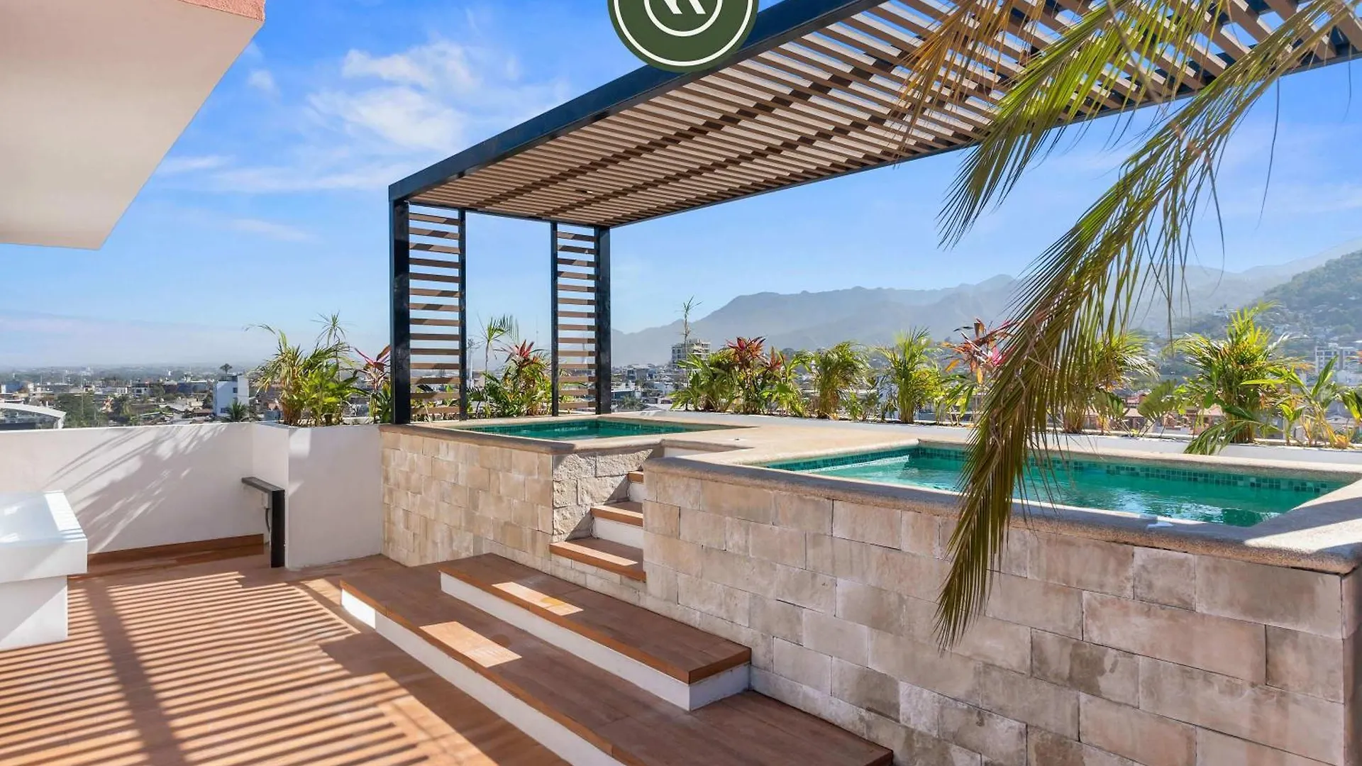 Boho 2 Bedroom Condo - Dowtown - Rooftop Pool - Jacuzzi Puerto Vallarta 0*,  Mexiko
