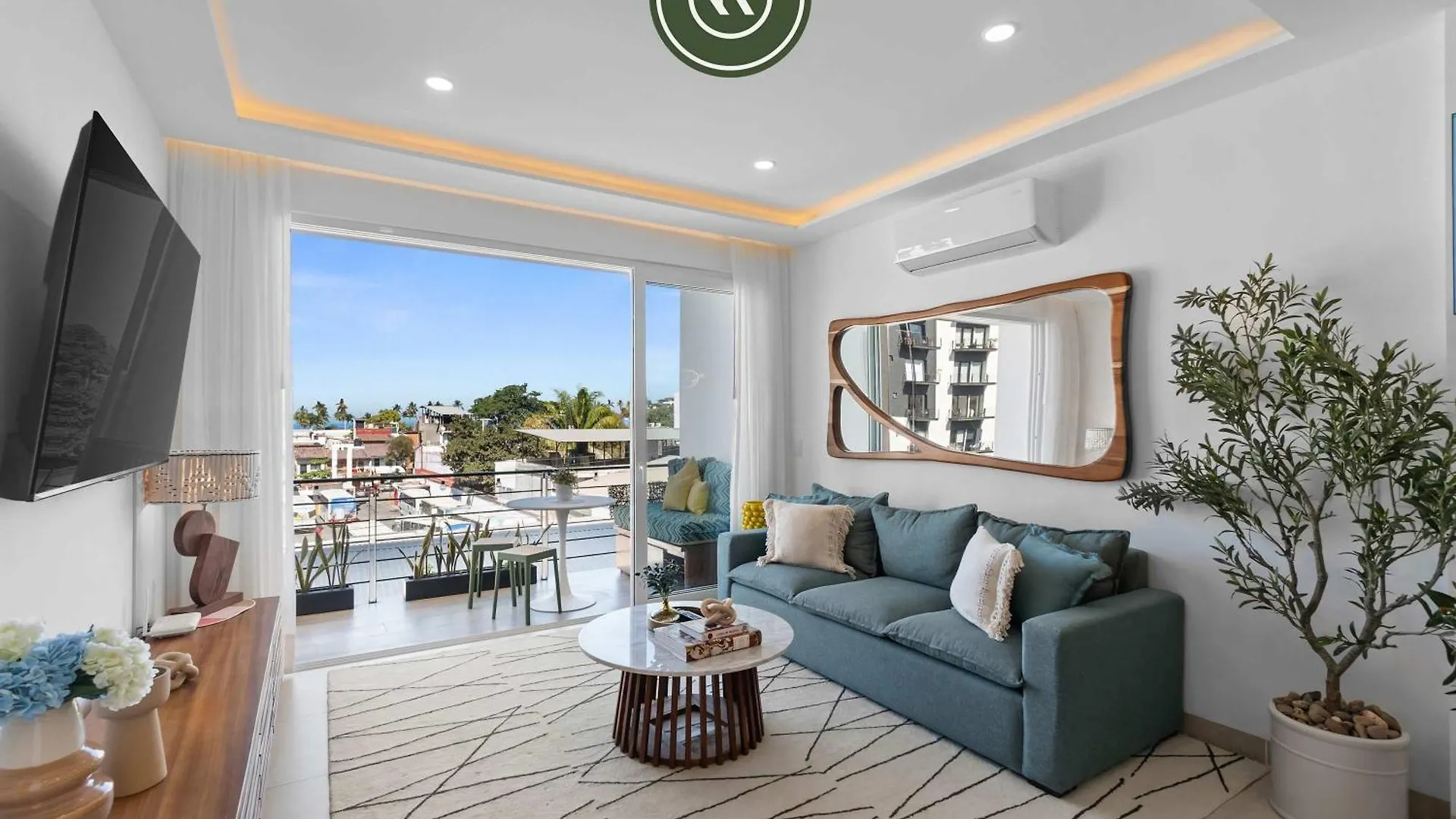 Boho 2 Bedroom Condo - Dowtown - Rooftop Pool - Jacuzzi Puerto Vallarta Mexiko