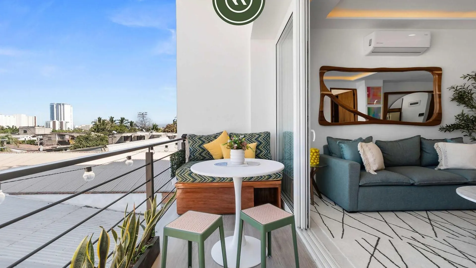 Lägenhet Boho 2 Bedroom Condo - Dowtown - Rooftop Pool - Jacuzzi Puerto Vallarta Mexiko
